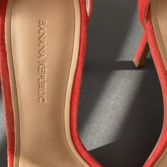 Banana Republic Sude Hells Shoes - Picture 8 of 11